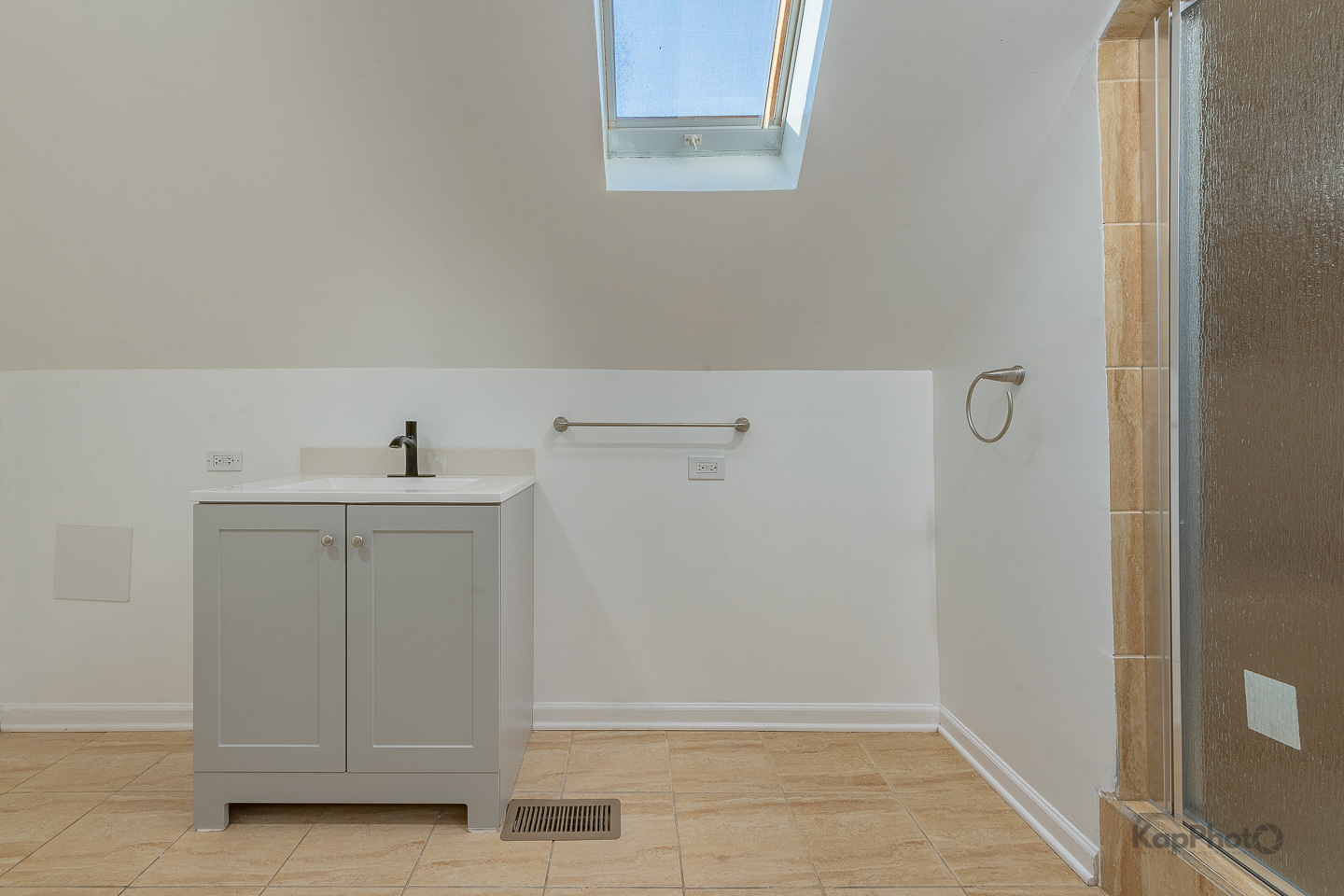 3328 S Emerald Avenue Unit: 3