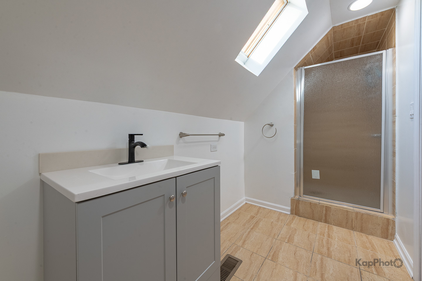 3328 S Emerald Avenue Unit: 3