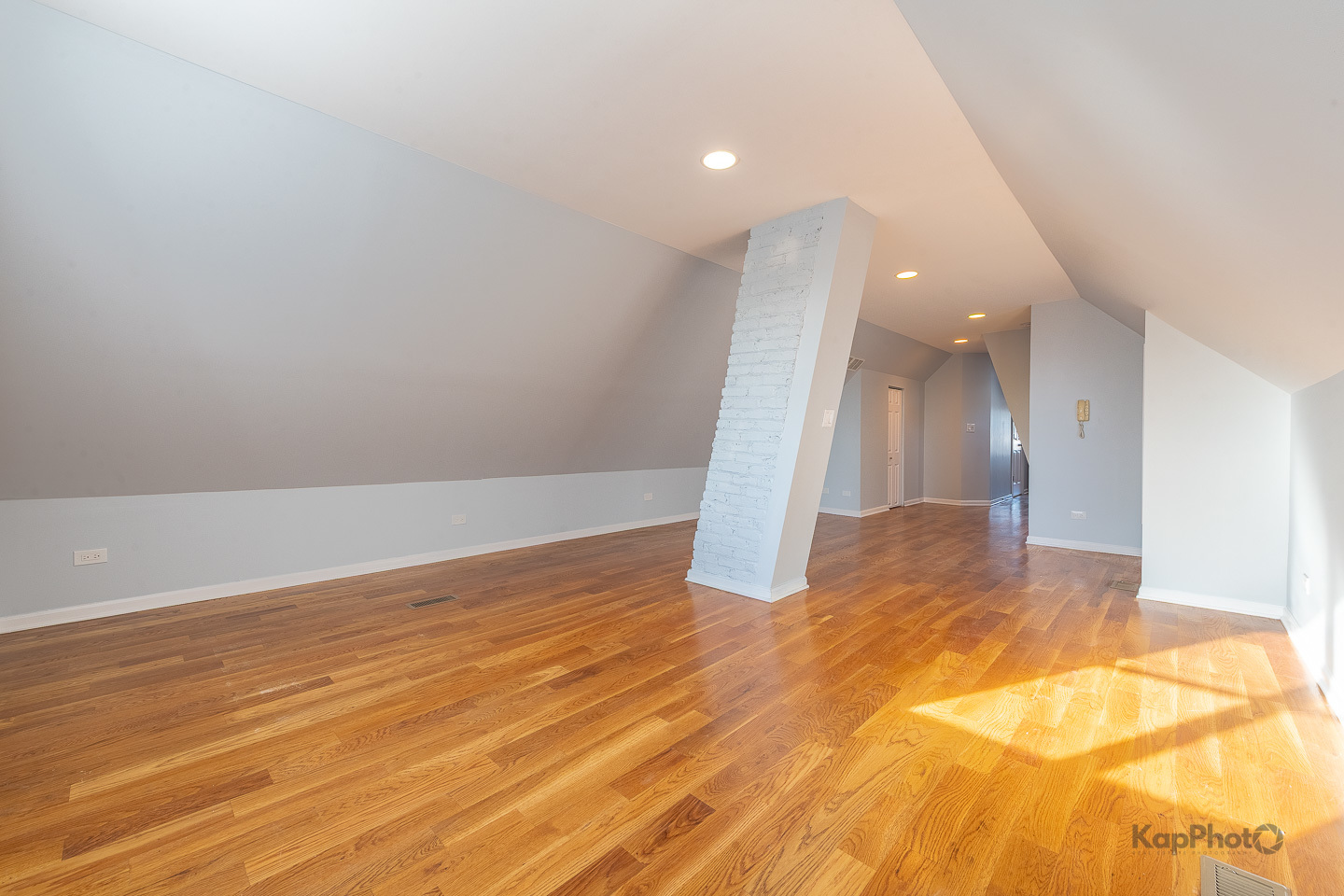 3328 S Emerald Avenue Unit: 3