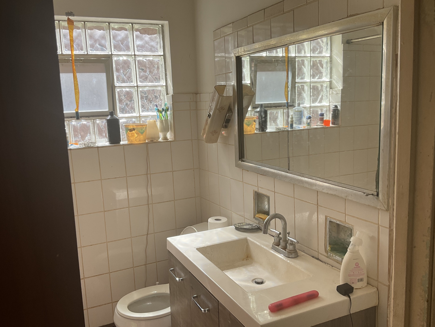 8816 S Blackstone Avenue