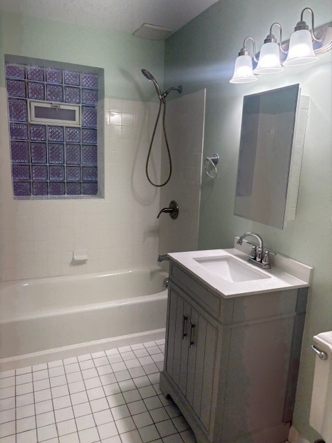 7811 S Euclid Avenue Unit: 1