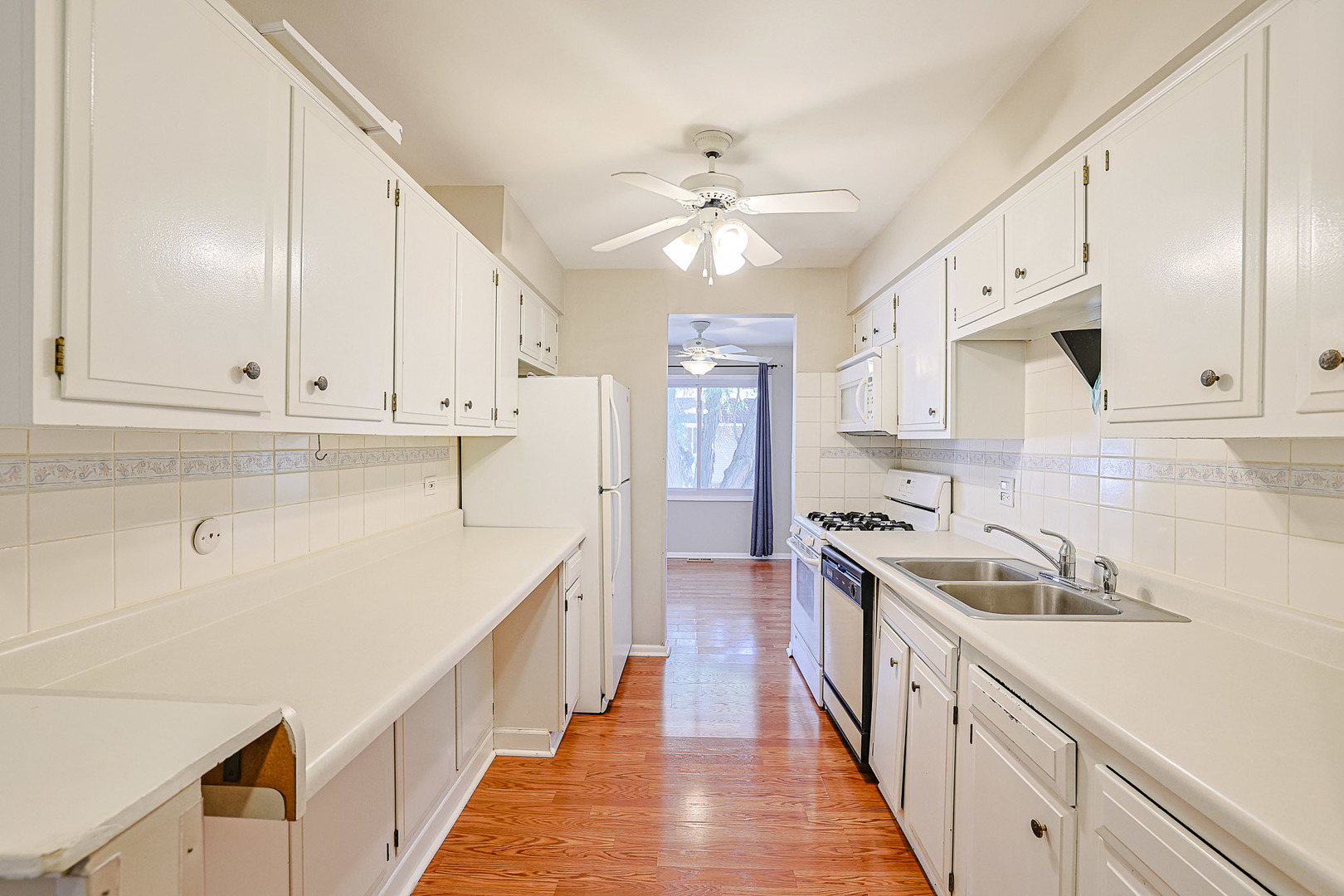3008 Roberts Drive Unit: 5