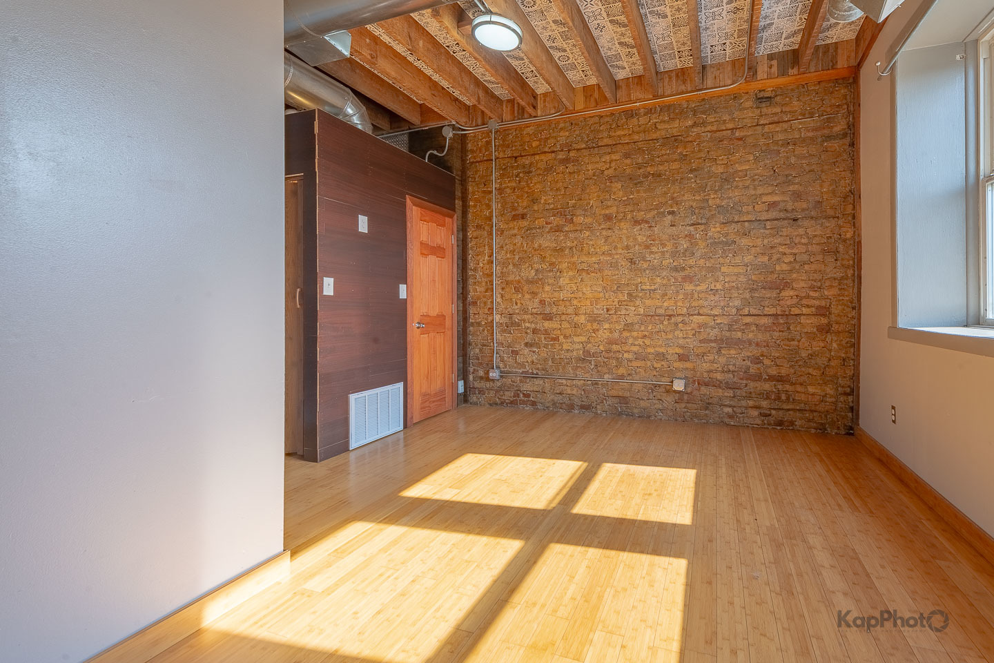 2504 S Blue Island Avenue Unit: 1F