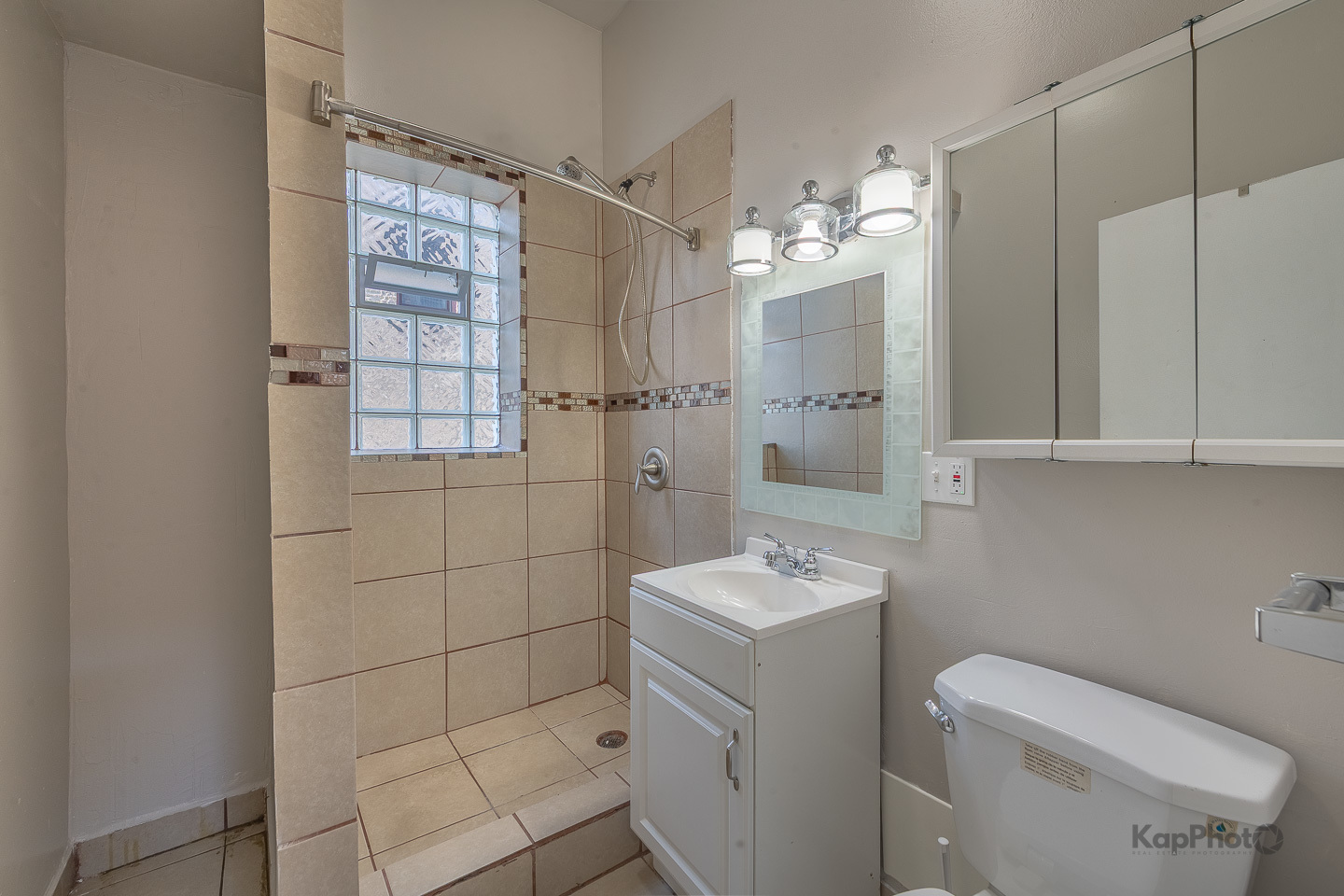 2504 S Blue Island Avenue Unit: 1F