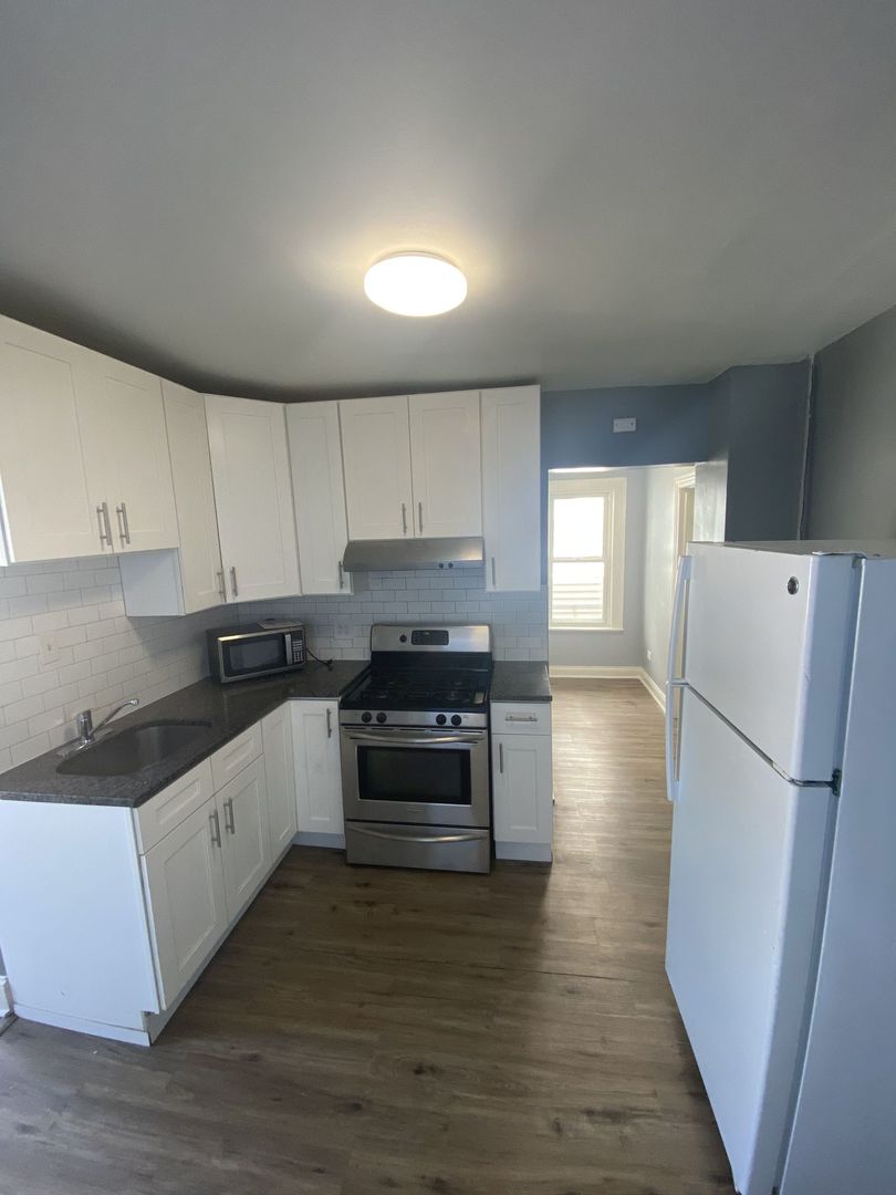 4812 S Elizabeth Street Unit: 2R