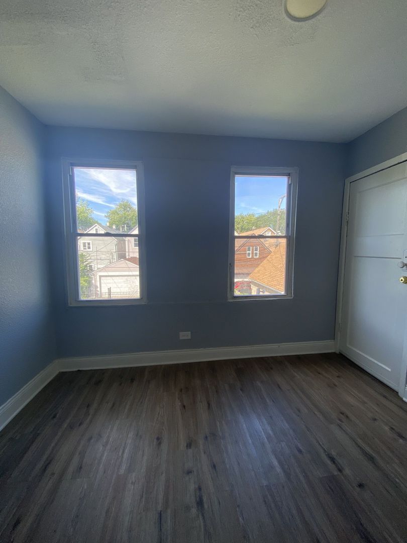 4812 S Elizabeth Street Unit: 2R