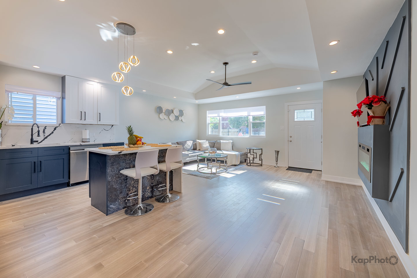 9130 S Greenwood Avenue