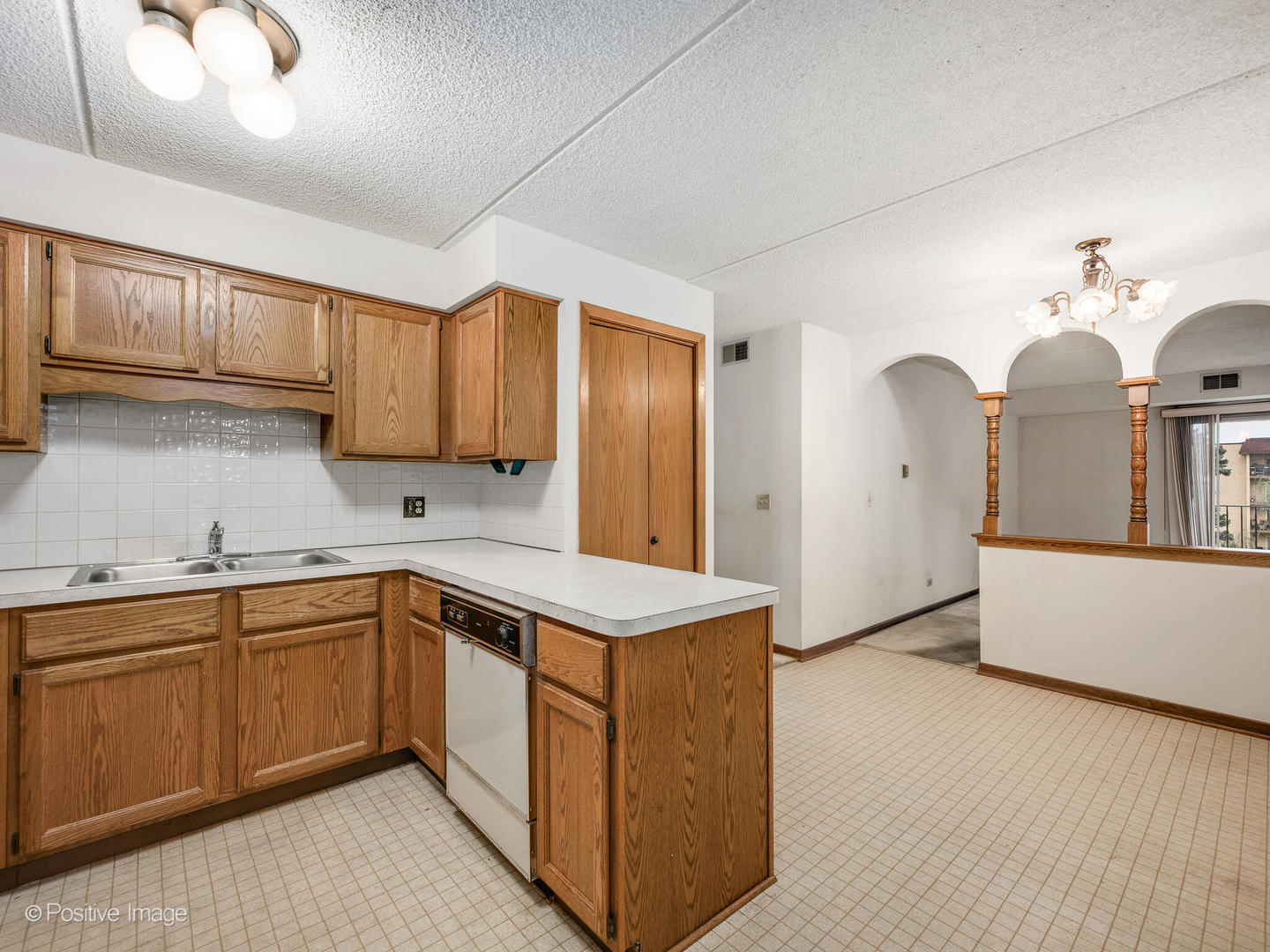 6455 W Belle Plaine Avenue Unit: 410