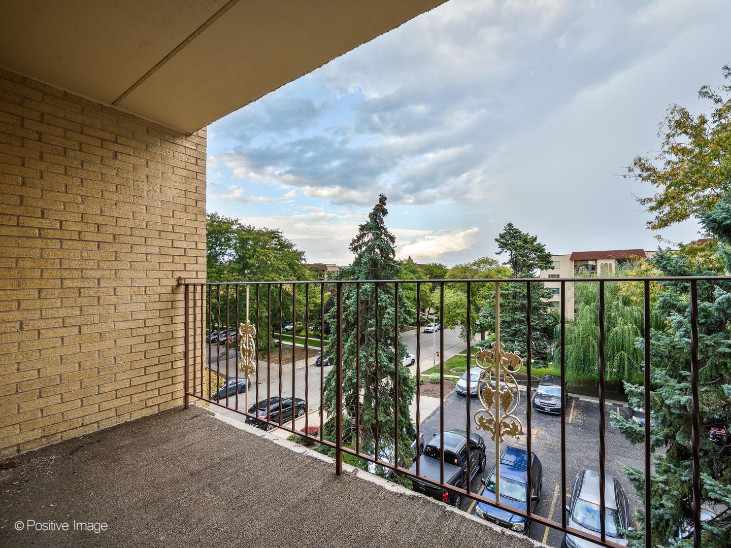 6455 W Belle Plaine Avenue Unit: 410
