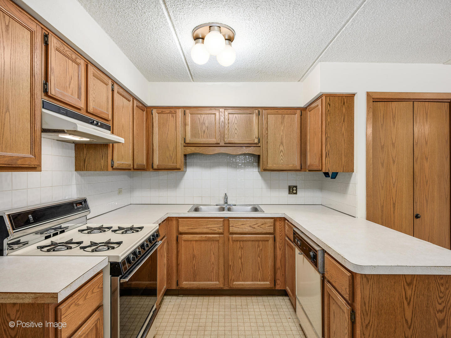 6455 W Belle Plaine Avenue Unit: 410