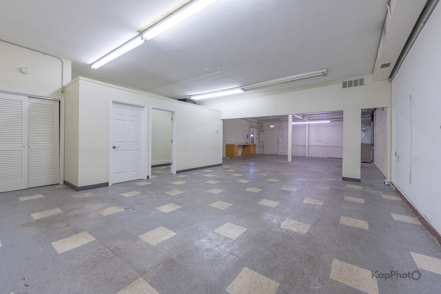 10420-10422 S Ewing Avenue