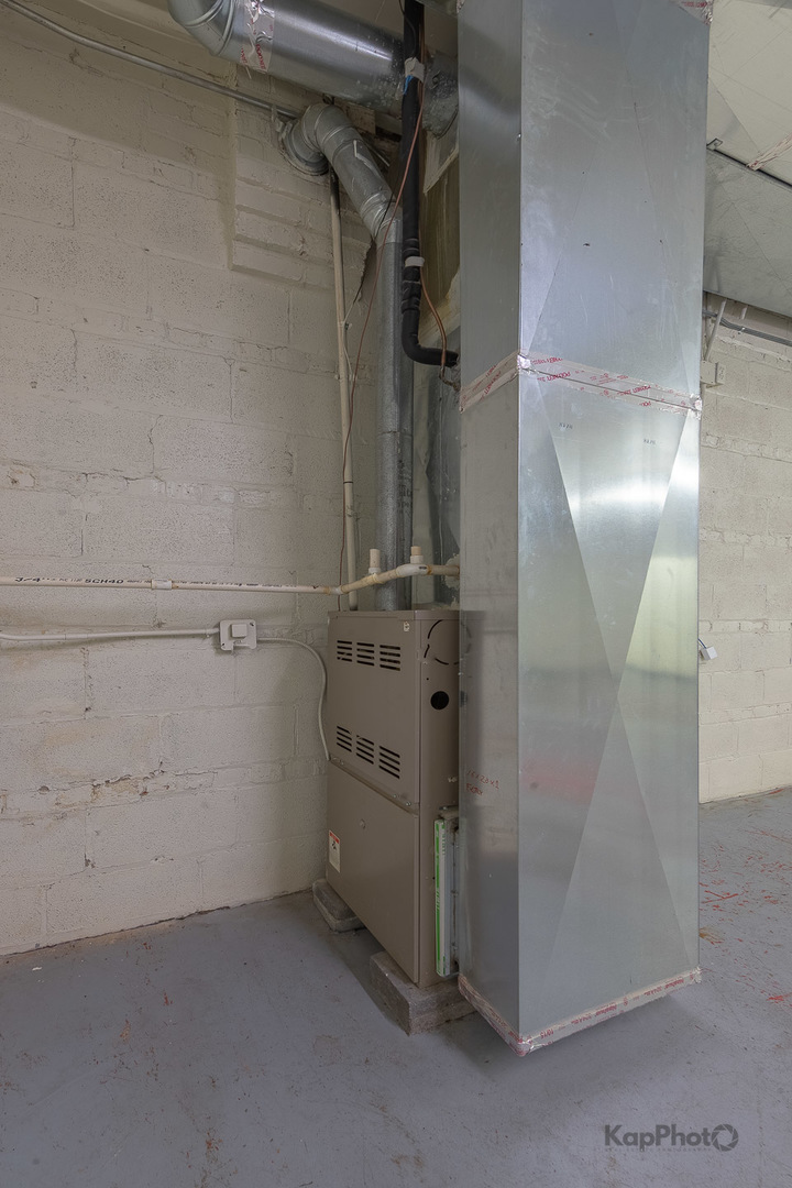 10420-10422 S Ewing Avenue