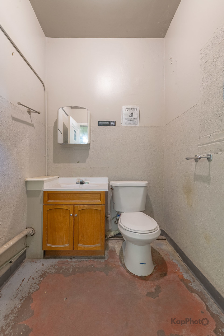 10420-10422 S Ewing Avenue