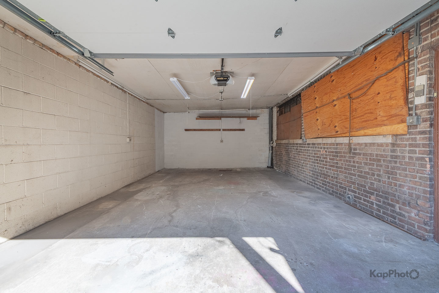 10420-10422 S Ewing Avenue