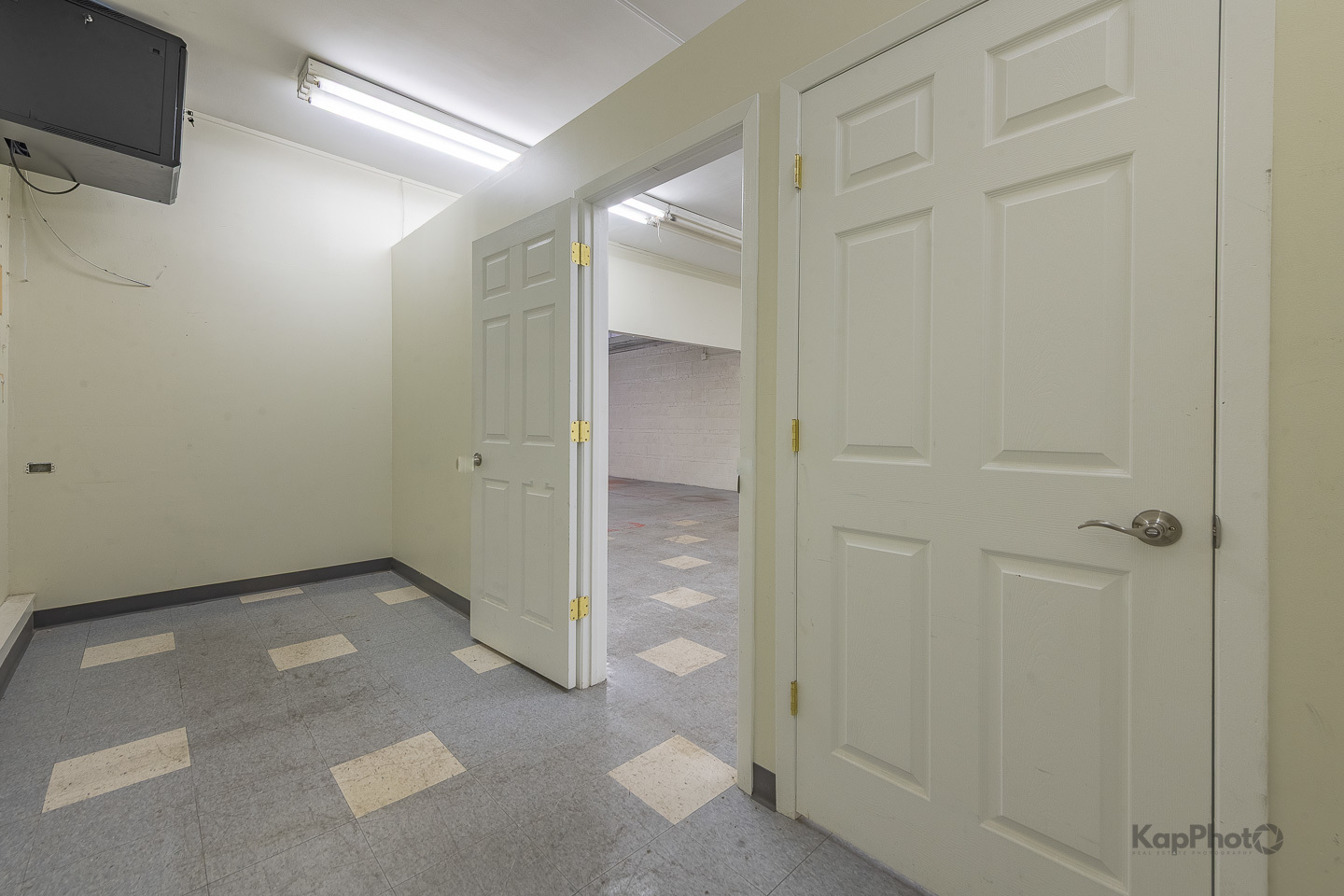 10420-10422 S Ewing Avenue