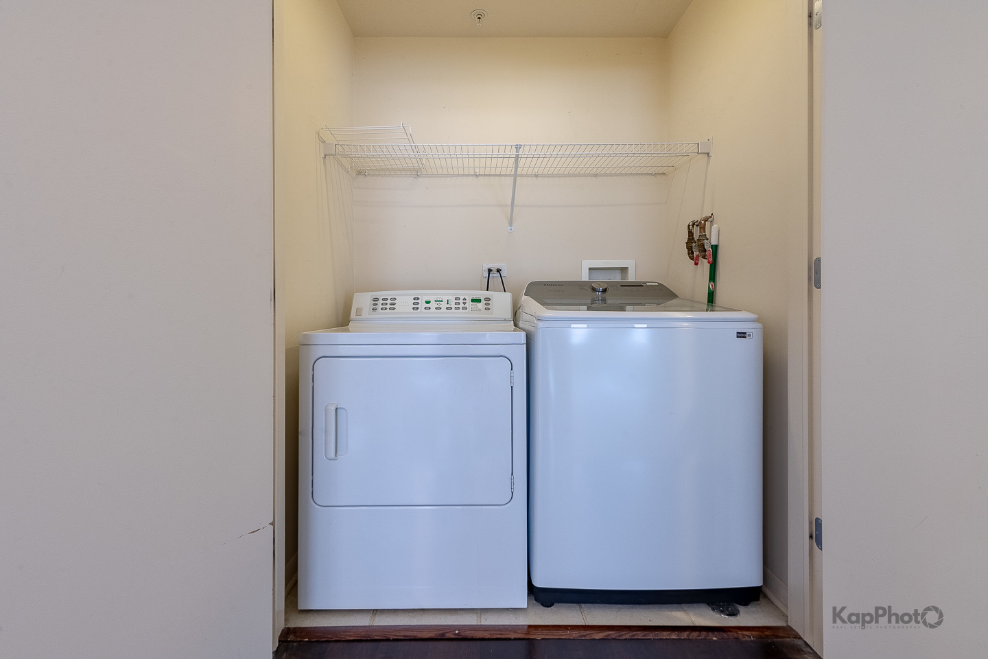 915 S Oak Park Avenue Unit: 1B