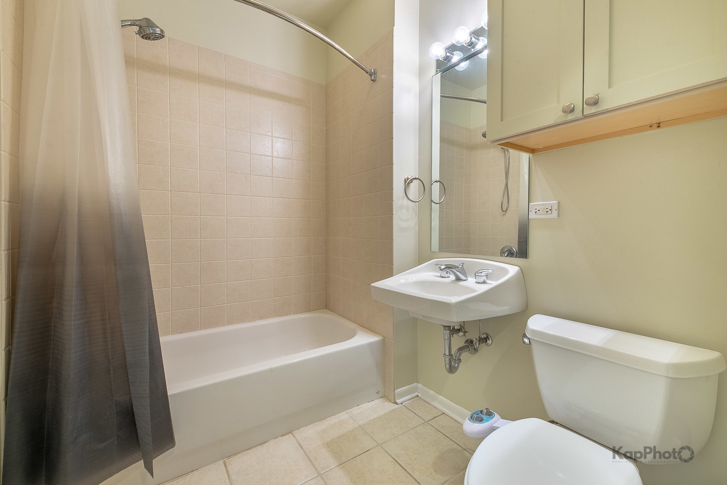 915 S Oak Park Avenue Unit: 1B