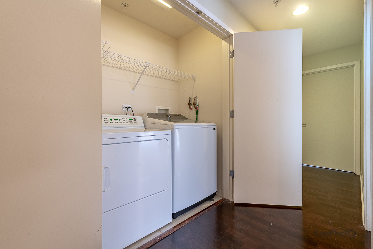 915 S Oak Park Avenue Unit: 1B