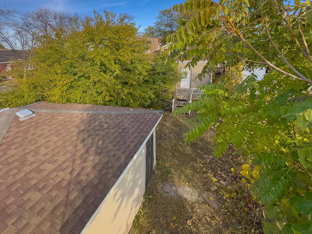 8404 S Oglesby Avenue