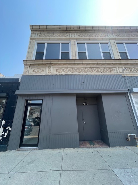 1719 W CHICAGO Avenue Unit: 4