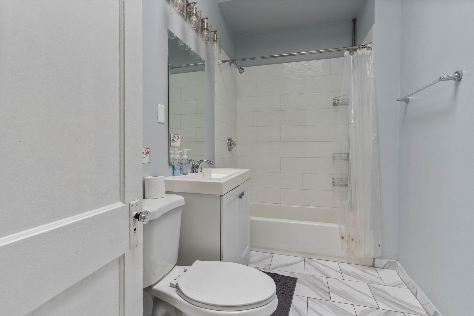 2139 W Chicago Avenue Unit: 2