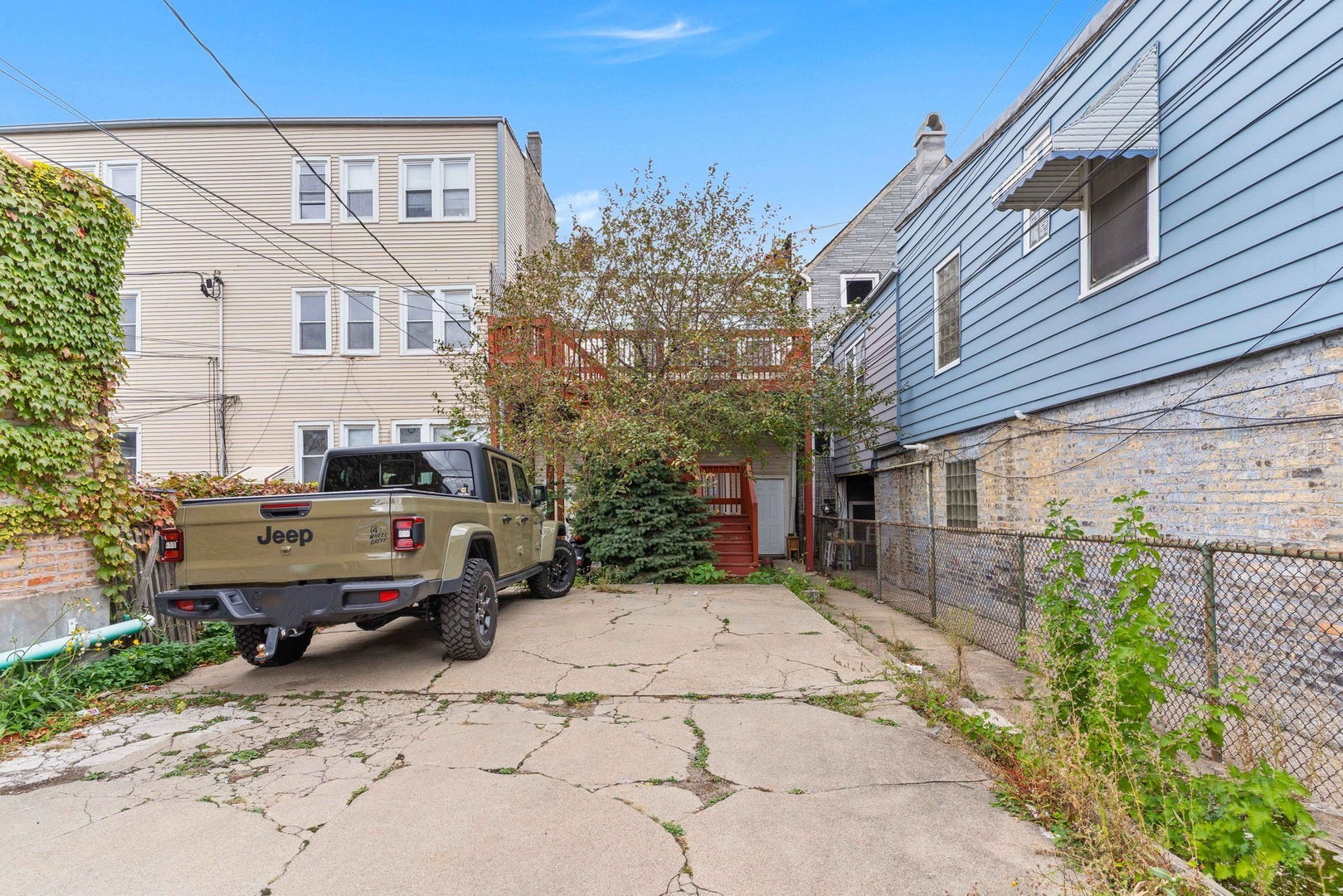 2139 W Chicago Avenue Unit: 2