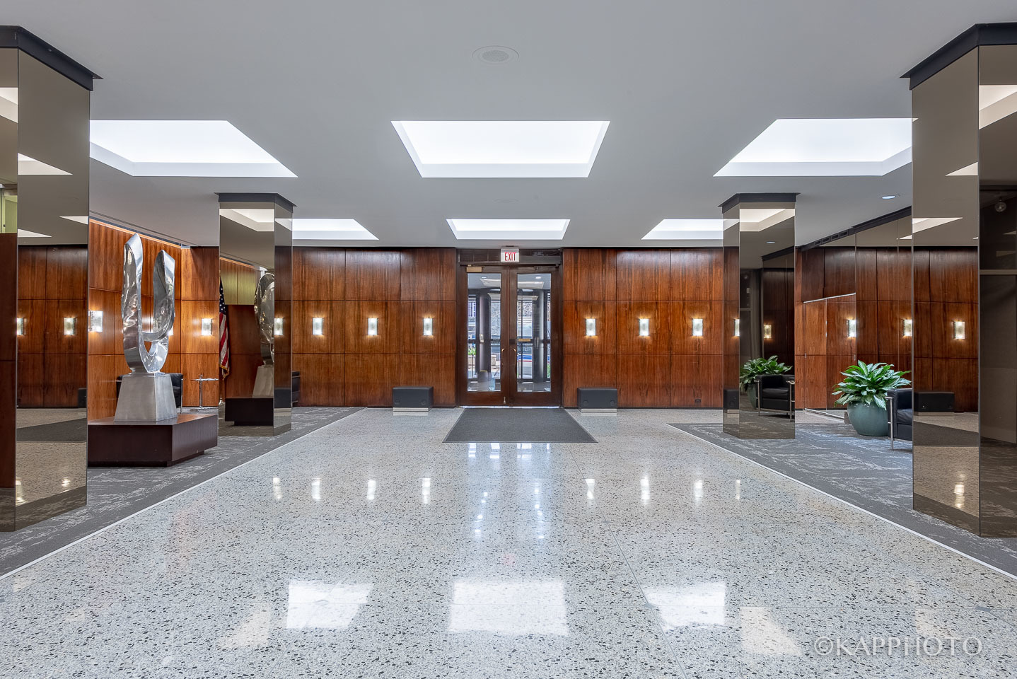 535 N Michigan Avenue Unit: 1906