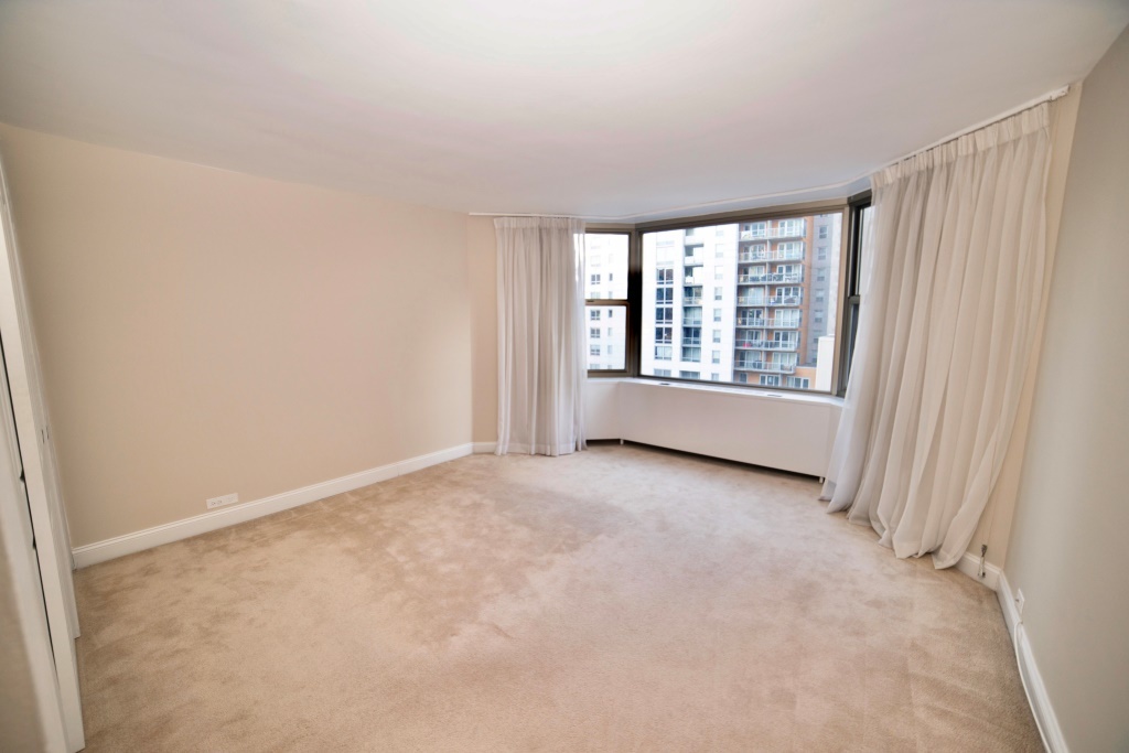 535 N Michigan Avenue Unit: 1906