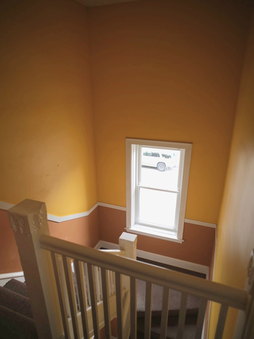 3045 N Laramie Avenue Unit: 2