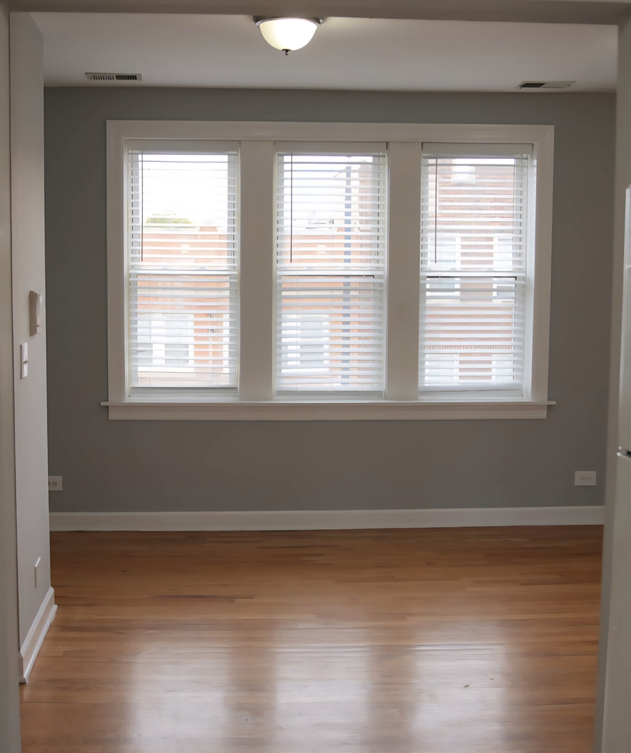 3045 N Laramie Avenue Unit: 2