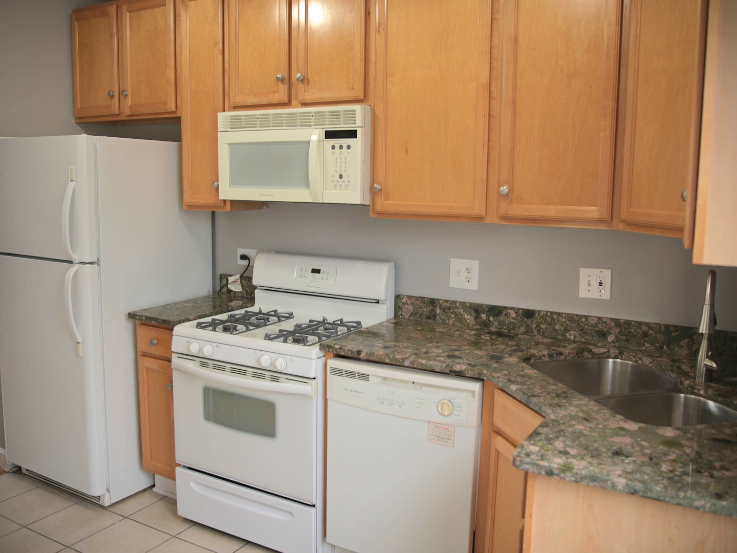 3045 N Laramie Avenue Unit: 2