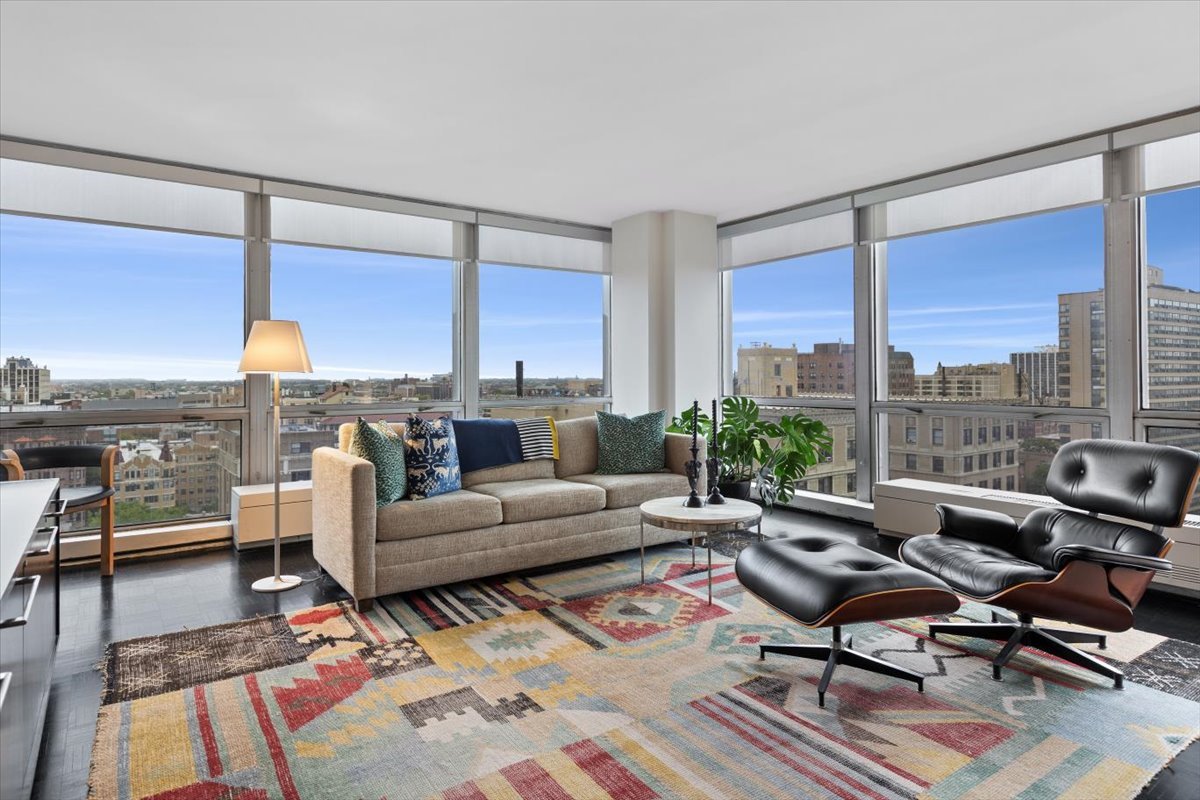 340 W Diversey Parkway Unit: 1616