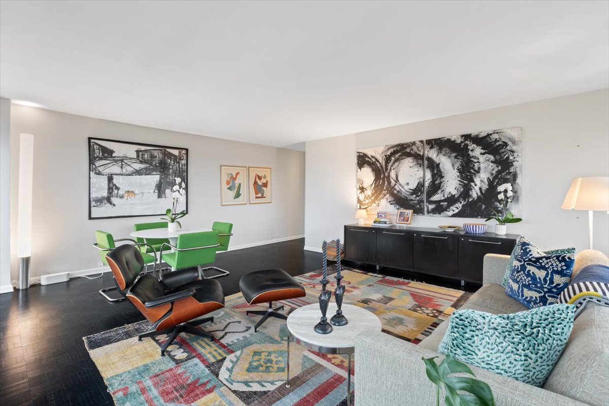 340 W Diversey Parkway Unit: 1616