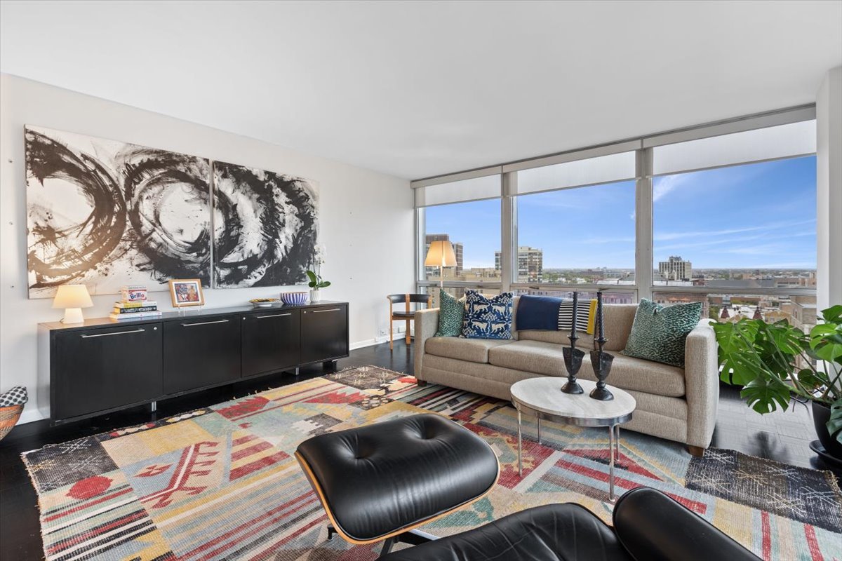 340 W Diversey Parkway Unit: 1616