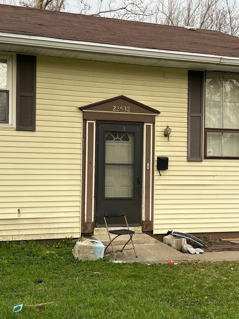 22538 Jeffrey Avenue