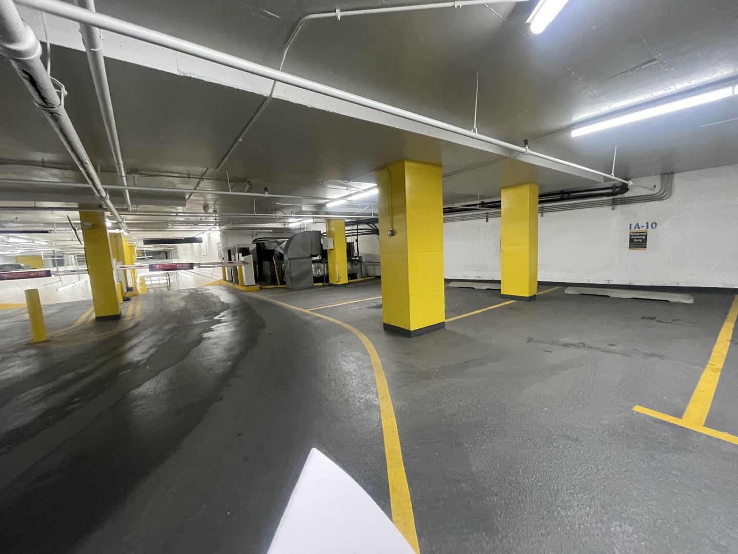 111 E Chestnut Street Unit: 1A-10