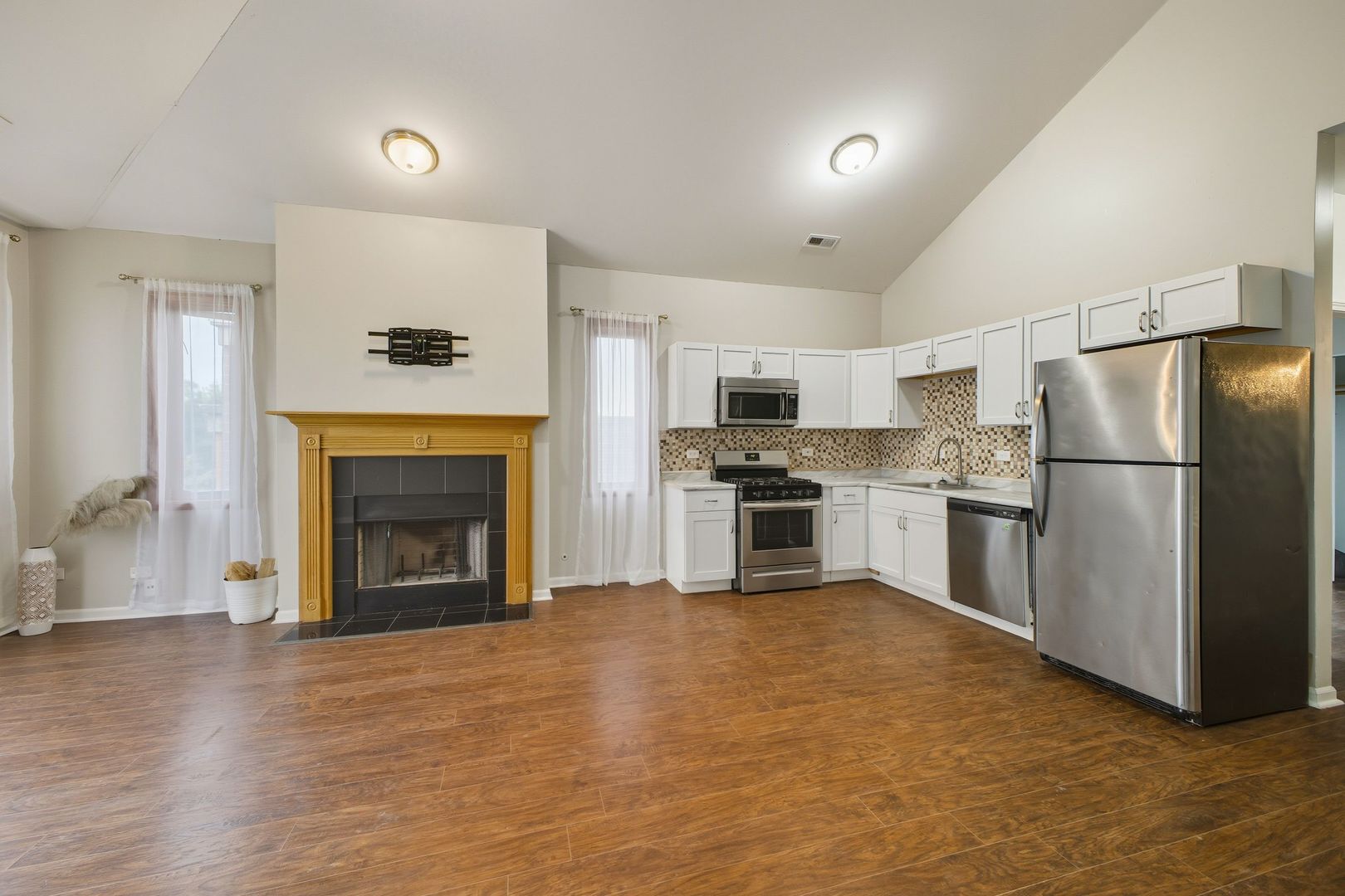 2955 W Wilcox Boulevard Unit: 3