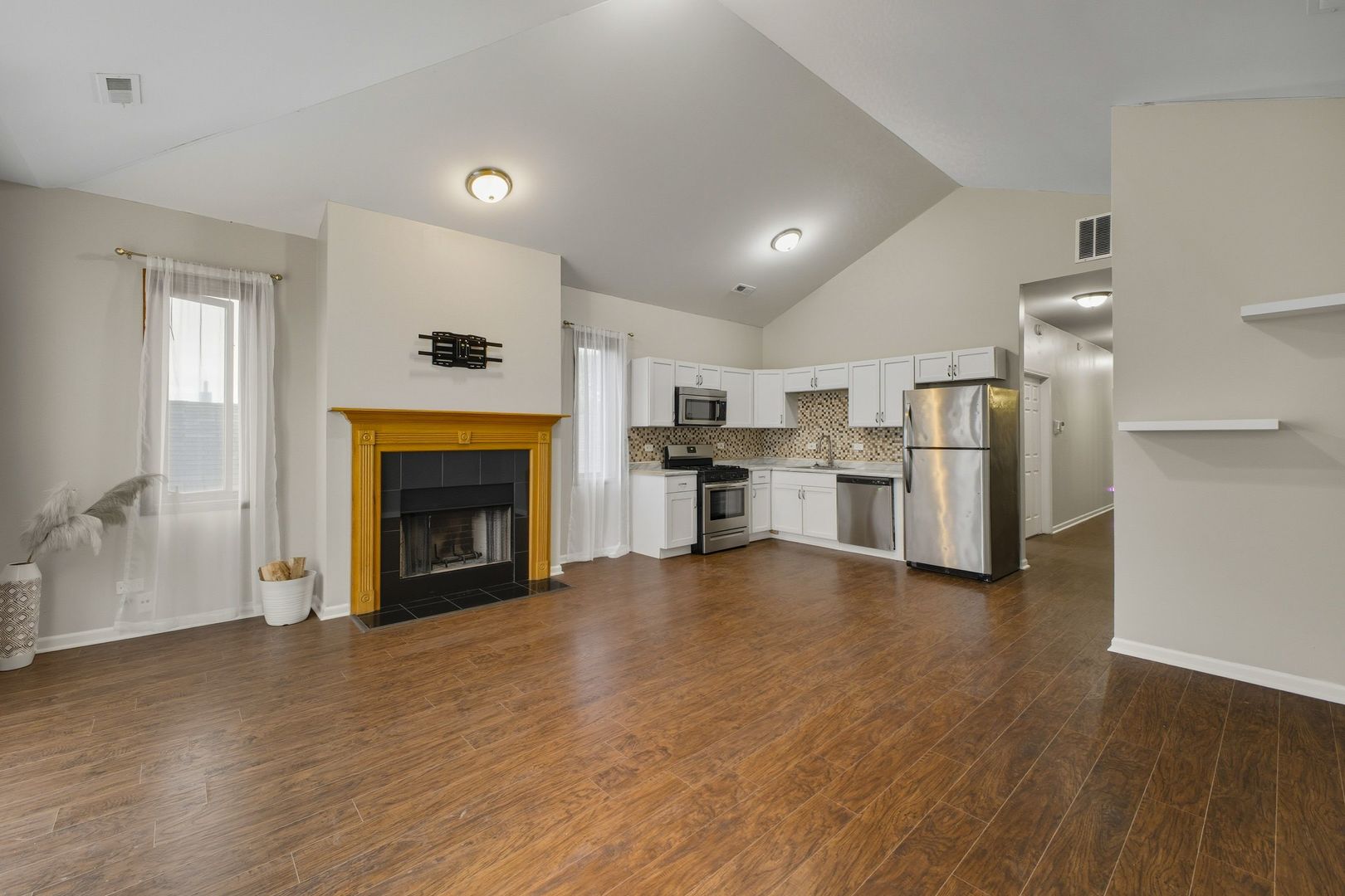 2955 W Wilcox Boulevard Unit: 3