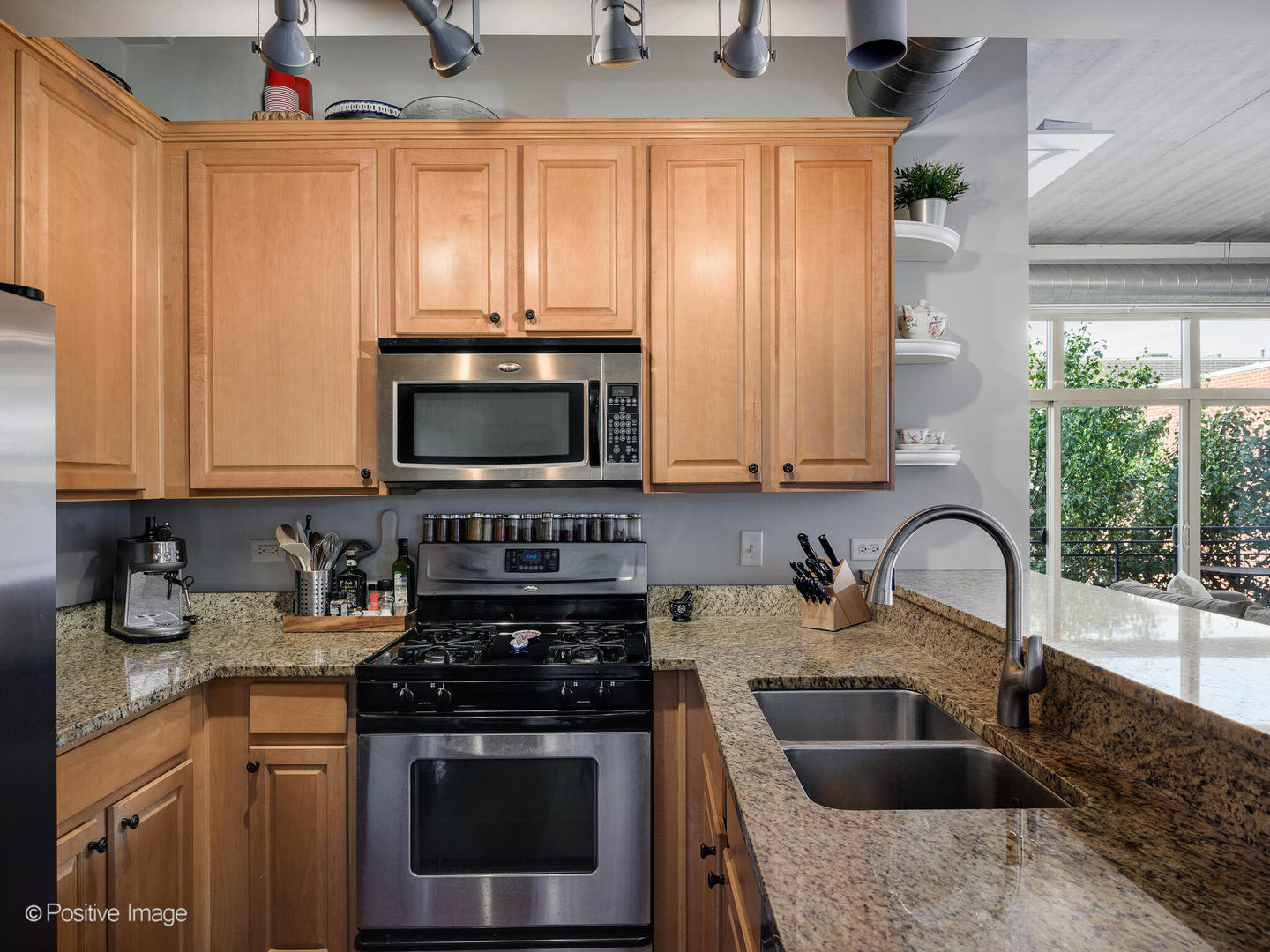 1228 W MONROE Street Unit: 408