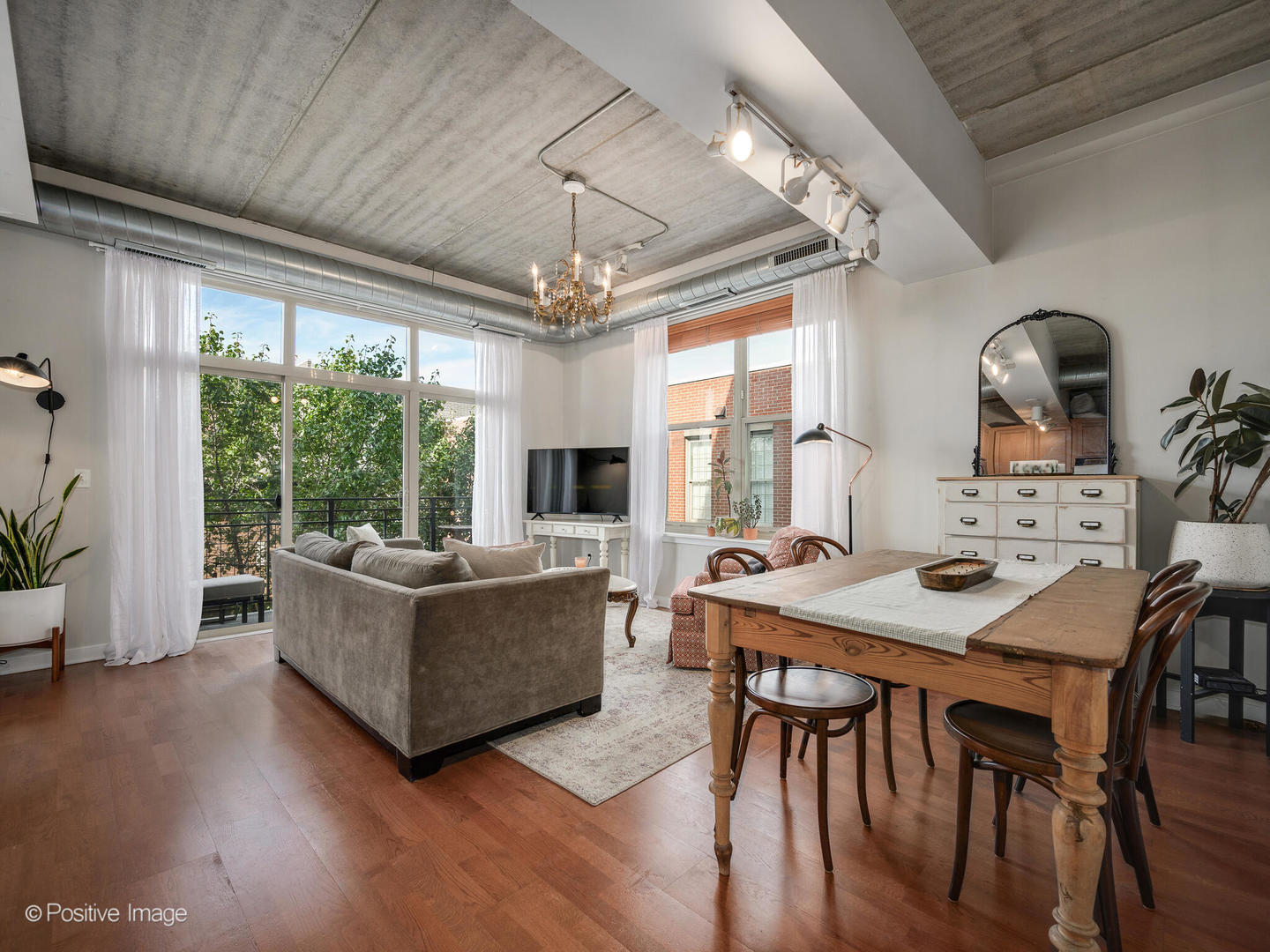 1228 W MONROE Street Unit: 408