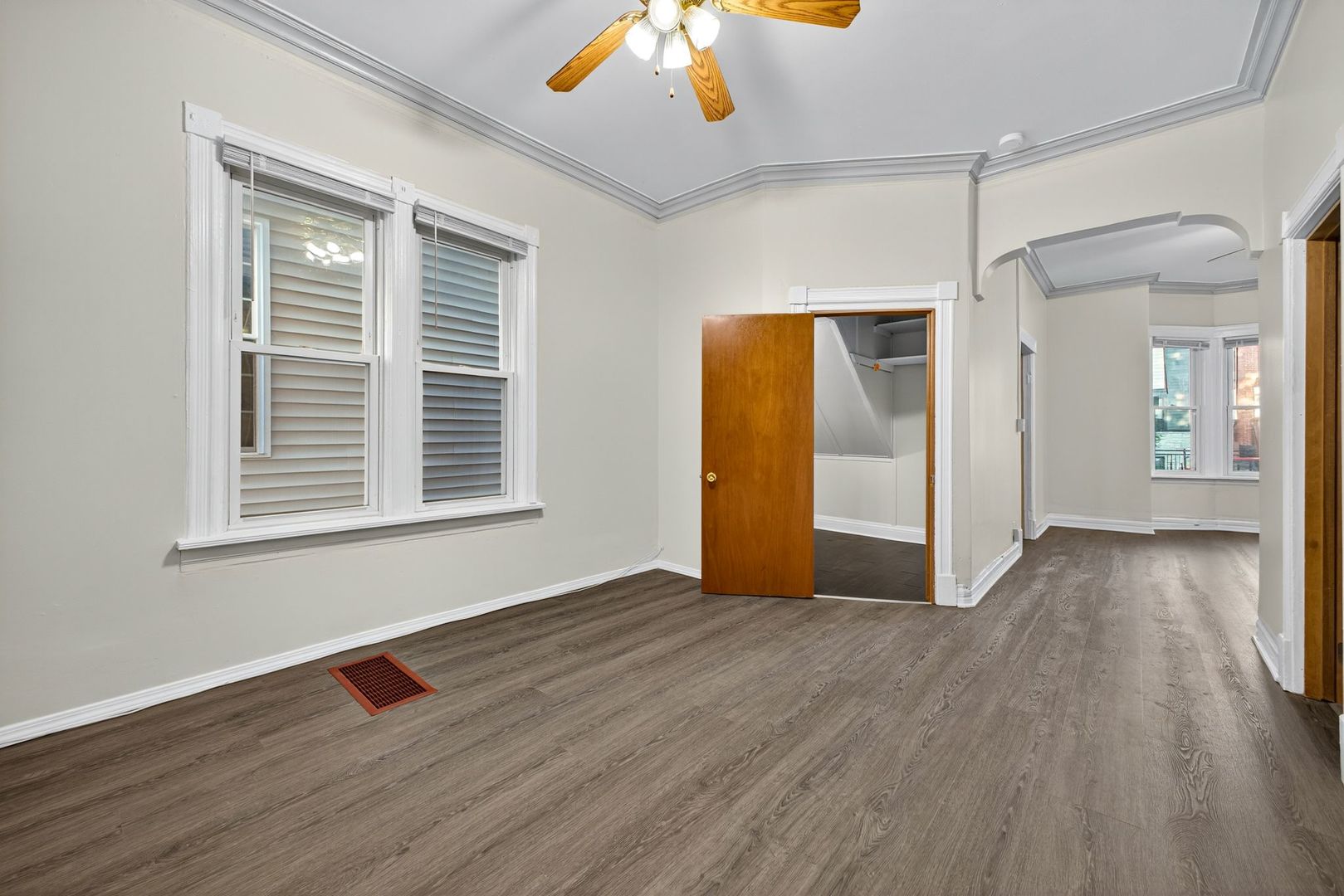 1922 N Whipple Street Unit: 1