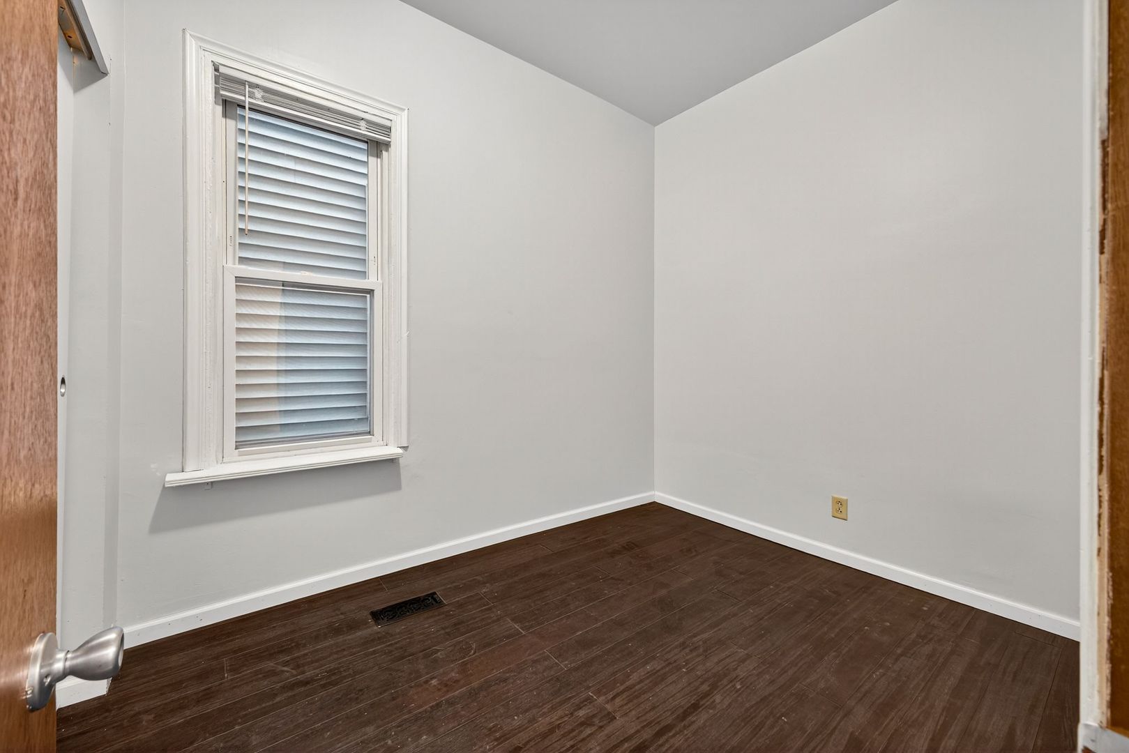 1922 N Whipple Street Unit: 1