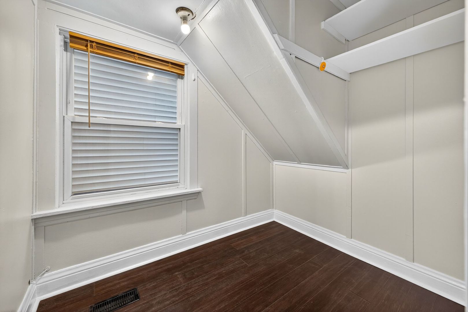 1922 N Whipple Street Unit: 1