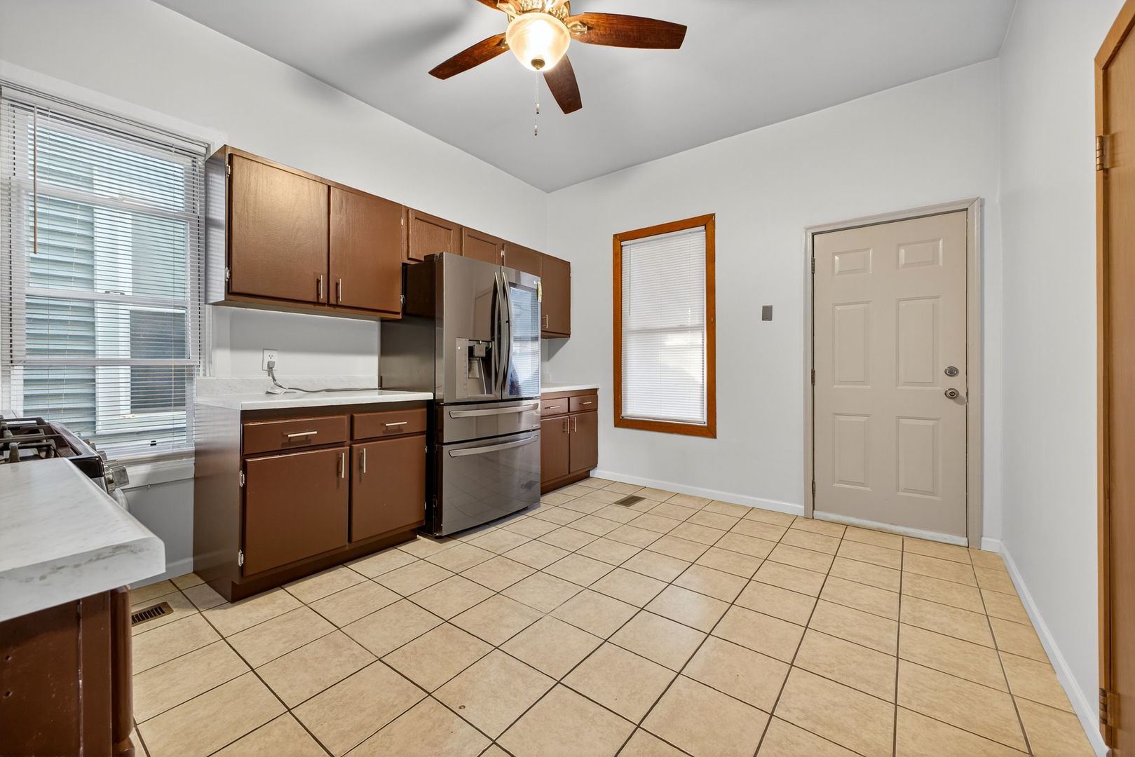 1922 N Whipple Street Unit: 1