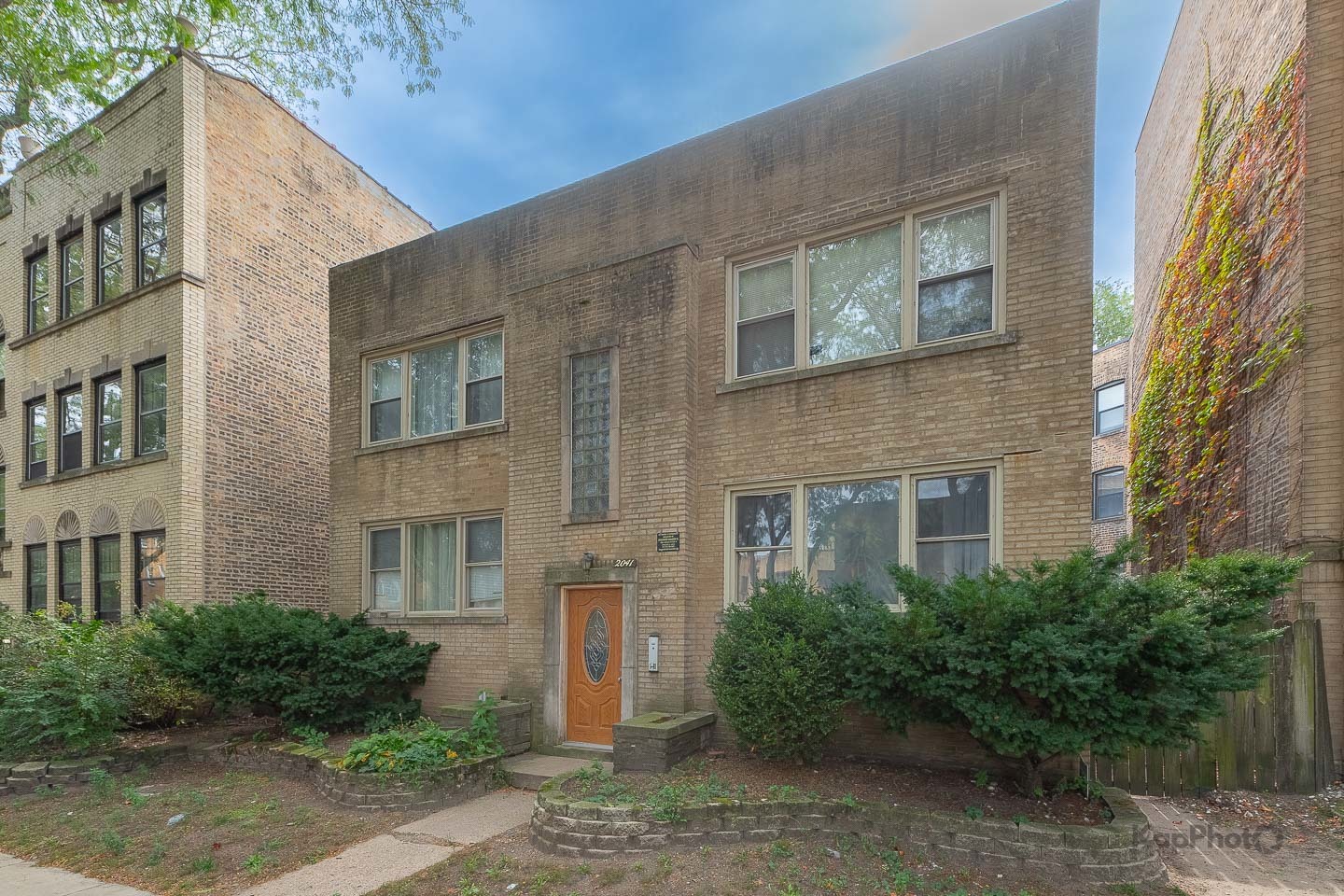 2041 W Jarvis Avenue Unit: 2E