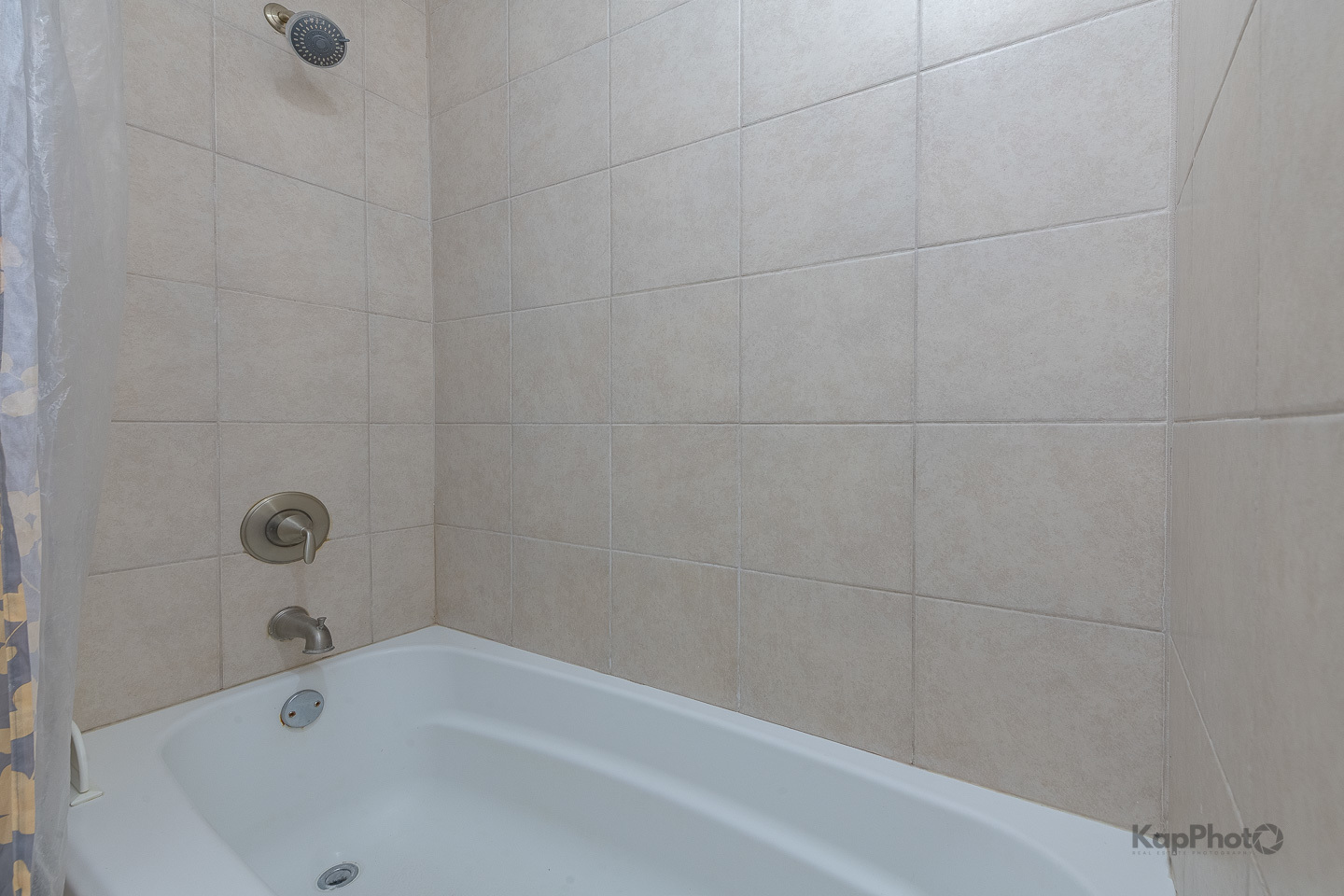 2041 W Jarvis Avenue Unit: 2E