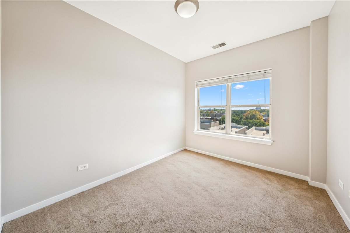 1155 W Roosevelt Road Unit: 503