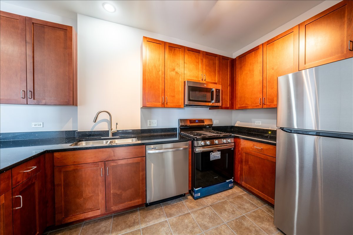 1155 W Roosevelt Road Unit: 503
