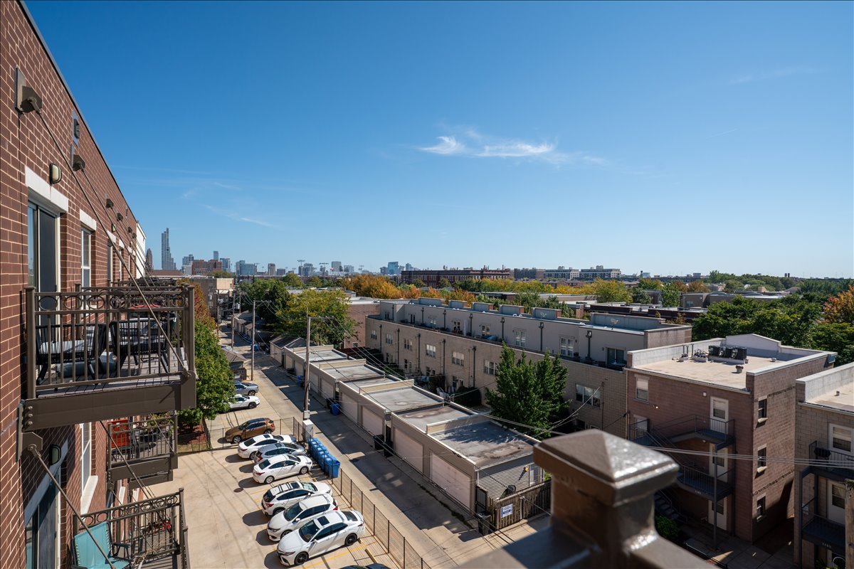 1155 W Roosevelt Road Unit: 503