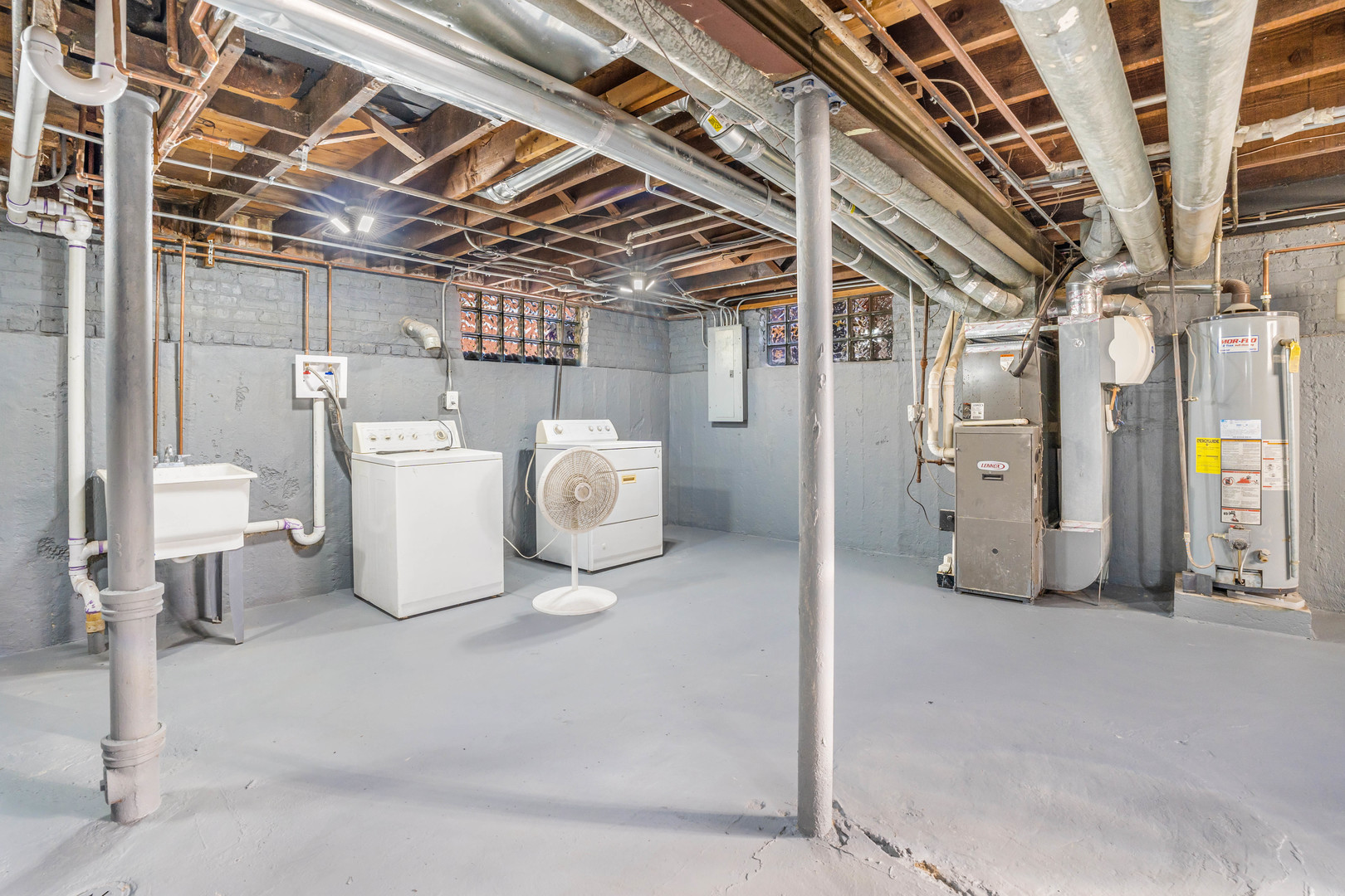 6411 S Leclaire Avenue